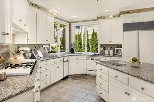 8496 NE Woodland Cove Dr, Kirkland, WA 98034 - Photo 19