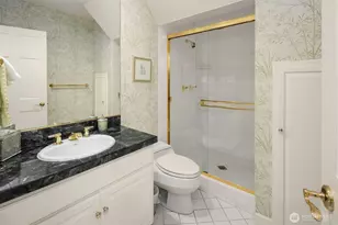 8496 NE Woodland Cove Dr, Kirkland, WA 98034 - Photo 37