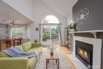 19906 28th Avenue W #B, Lynnwood, WA 98036 - Photo 1
