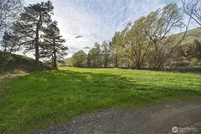 938 Patit Road, Dayton, WA 99328 - Photo 23