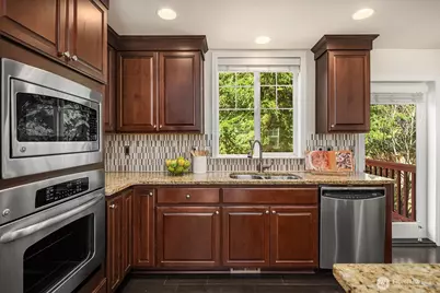 10508 SE 10th Court, Bellevue, WA 98004 - Photo 13