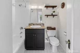 124 Warren Ave N, Seattle, WA 98109 - Photo 19