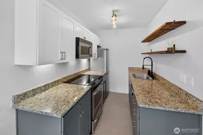 124 Warren Avenue N #208, Seattle, WA 98109 - Photo 11