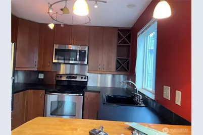731 N 94th Street #8, Seattle, WA 98103 - Photo 15