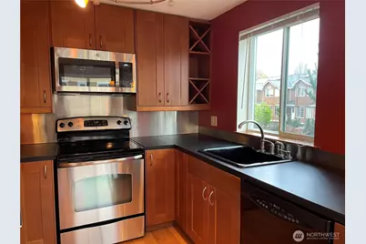 731 N 94th Street #8, Seattle, WA 98103 - Photo 9