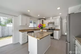 9925 S 242nd Pl, Kent, WA 98030 - Photo 5