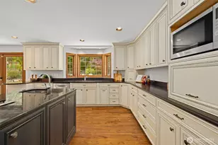 21520 SE 13th Pl, Sammamish, WA 98075 - Photo 7