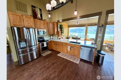 122 Village Way, Oroville, WA 98844 - Photo 7