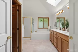 24135 SE 16th Pl, Sammamish, WA 98075 - Photo 21