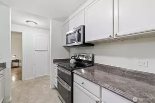 15929 NE 41st St, Redmond, WA 98052 - Photo 9