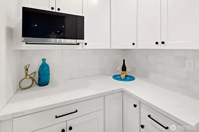 2500 Lorentz Place N, Seattle, WA 98109 - Photo 11