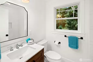 2500 Lorentz Pl N, Seattle, WA 98109 - Photo 13