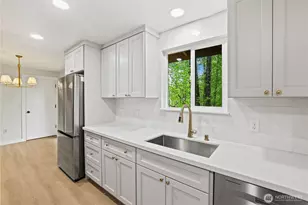 19308 65th St E, Bonney Lake, WA 98391 - Photo 9
