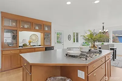 7537 21st Avenue NE, Seattle, WA 98115 - Photo 9