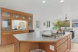 7537 21st Ave NE, Seattle, WA 98115 - Photo 9