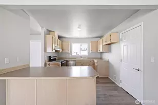 725 NW Sunburst Ct, Moses Lake, WA 98837 - Photo 13