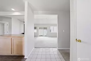 725 NW Sunburst Ct, Moses Lake, WA 98837 - Photo 3