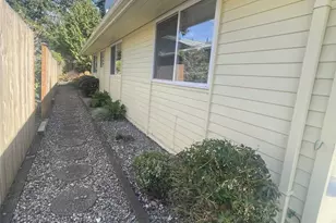 24806 10th Ave S, Des Moines, WA 98198 - Photo 13