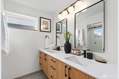 4122 B Burke Avenue N, Seattle, WA 98103 - Photo 19