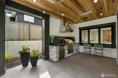 10630 SE 22nd Street, Bellevue, WA 98004 - Photo 31