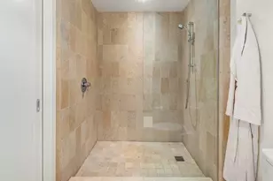 10700 NE 4th St, Bellevue, WA 98004 - Photo 25