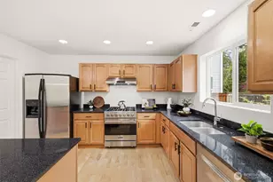2108 250th Pl SE, Sammamish, WA 98075 - Photo 7