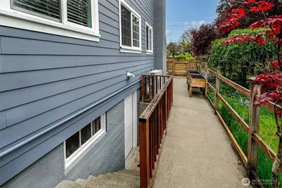 7515 17th Avenue NW, Seattle, WA 98117 - Photo 21