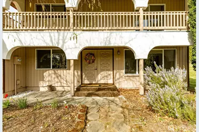 987 E Crescent Harbor Road, Oak Harbor, WA 98277 - Photo 5