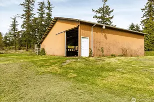 987 E Crescent Harbor Rd, Oak Harbor, WA 98277 - Photo 35