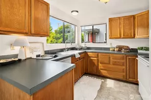 7518 24th Ave NW, Seattle, WA 98117 - Photo 11