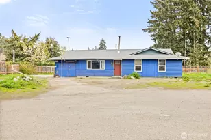 31 Sunrise Pl, Port Angeles, WA 98362 - Photo 1