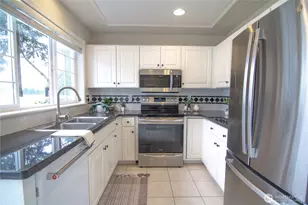562 W Lake Samish Dr, Bellingham, WA 98229 - Photo 11
