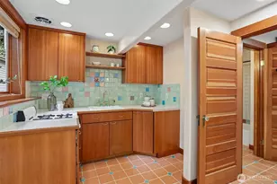 1514 NE 70th St, Seattle, WA 98115 - Photo 29