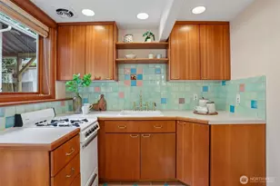 1514 NE 70th St, Seattle, WA 98115 - Photo 27