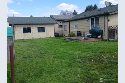 1110 22nd Street Pl NW, Puyallup, WA 98371 - Photo 7