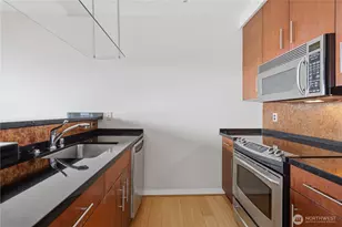 1026 NE 65th St, Seattle, WA 98115 - Photo 7