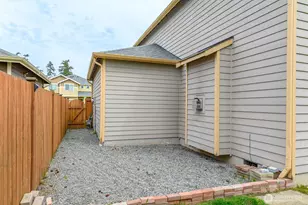 1077 NW Longview Dr, Oak Harbor, WA 98277 - Photo 33