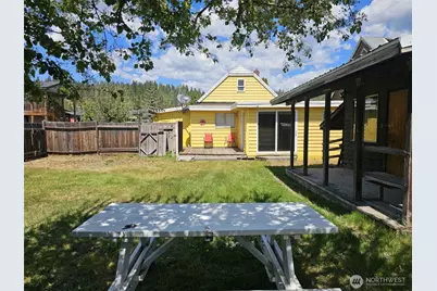 424 E 1st Street, Cle Elum, WA 98922 - Photo 3