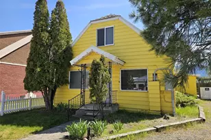 424 E 1st St, Cle Elum, WA 98922 - Photo 1
