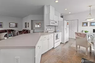 1102 Garden Cir, Tacoma, WA 98466 - Photo 9