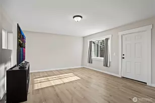 706 S 58th St, Tacoma, WA 98408 - Photo 13