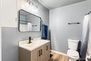 10459 Des Moines Memorial Dr S, Seattle, WA 98168 - Photo 21
