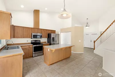 8307 210th Avenue Ct E, Bonney Lake, WA 98391 - Photo 5