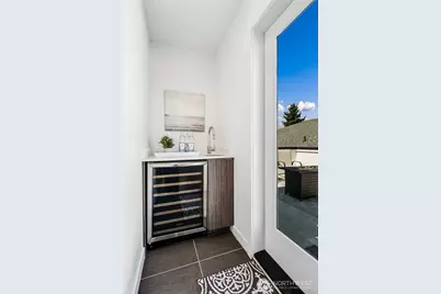 4221 Evanston Avenue N #B, Seattle, WA 98103 - Photo 21