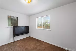 2204 S 12th St, Tacoma, WA 98405 - Photo 17