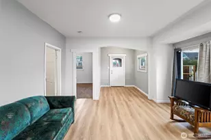 2204 S 12th St, Tacoma, WA 98405 - Photo 15