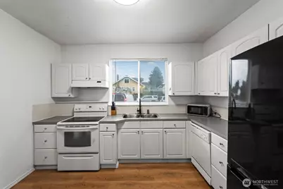 2204 S 12th Street, Tacoma, WA 98405 - Photo 11