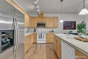 23009 Lakeview Dr, Mountlake Terrace, WA 98043 - Photo 5