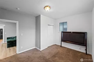 2204 S 12th St, Tacoma, WA 98405 - Photo 17