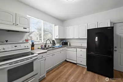 2204 S 12th Street, Tacoma, WA 98405 - Photo 9
